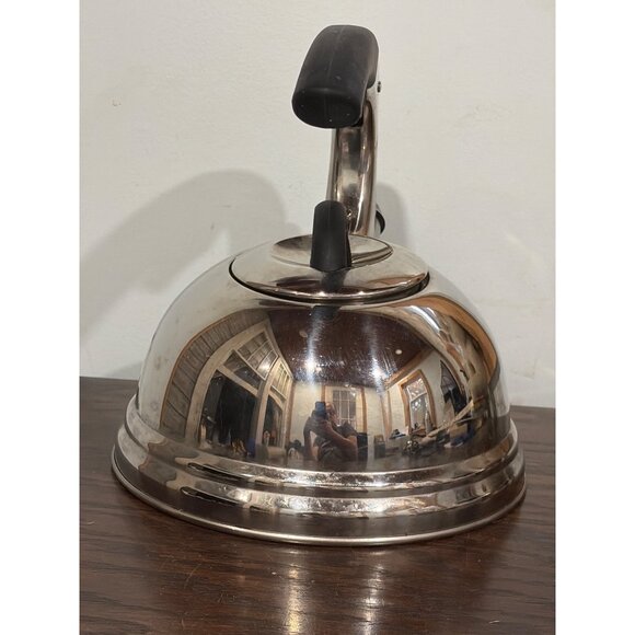 VTG Betty Crocker 2.7Qt Stainless Steel Whistling Tea Kettle With Black Handle - Picture 5 of 9